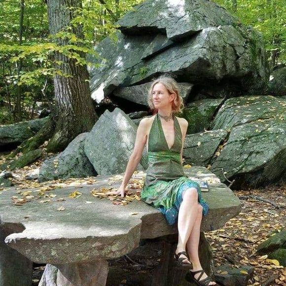 Meet your Posher, Cynthia - Picture 1 of 1